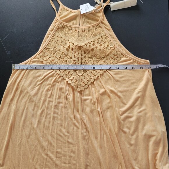 NWT Hem & Thread Women’s Top, L, Yellow, Crochet Detail, Dress/Casual Shirt. - Picture 5 of 7